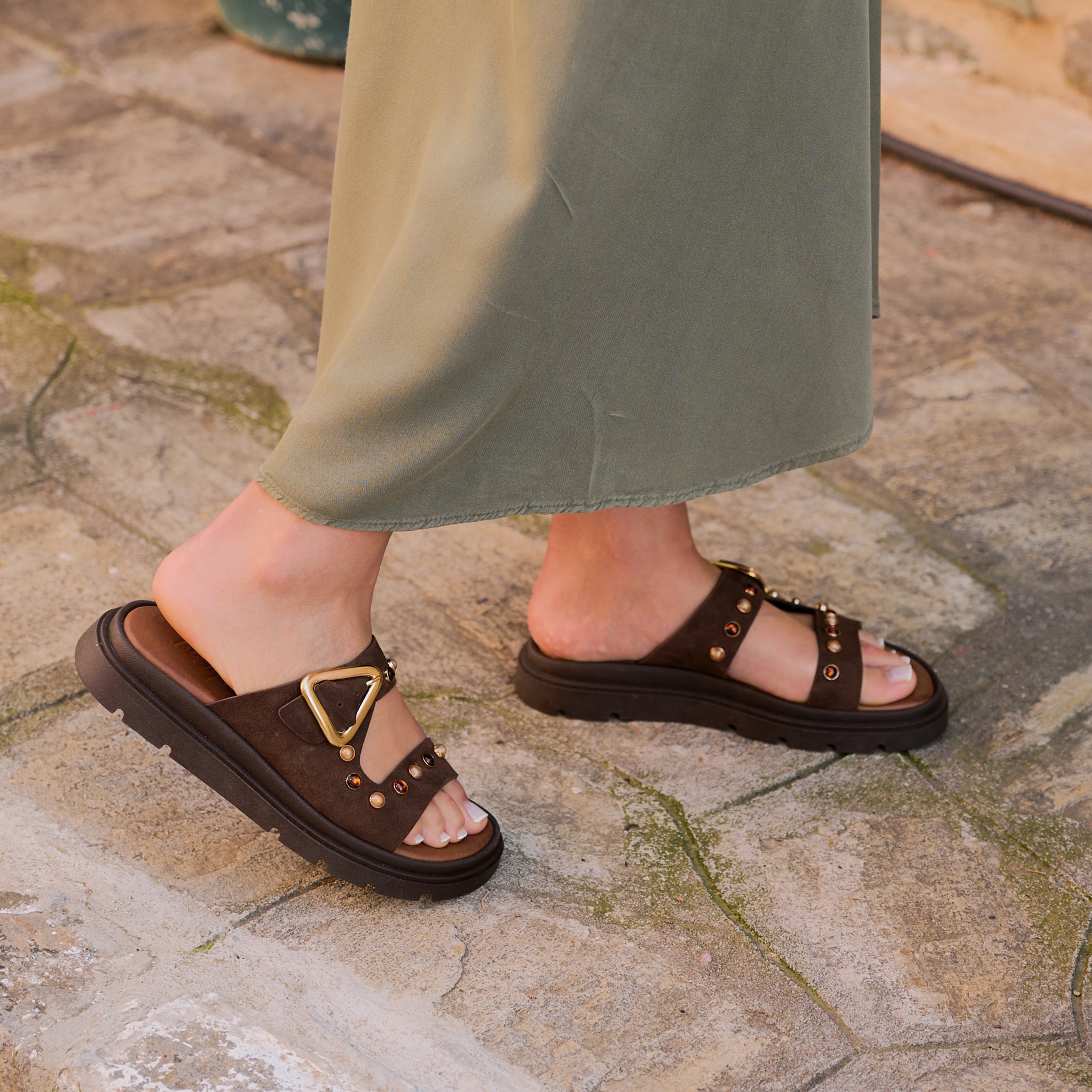 Flatform Suede Sandals(with colorful gems)